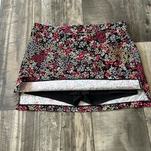 RAFAELLA Black Flower skort SIZE XXL